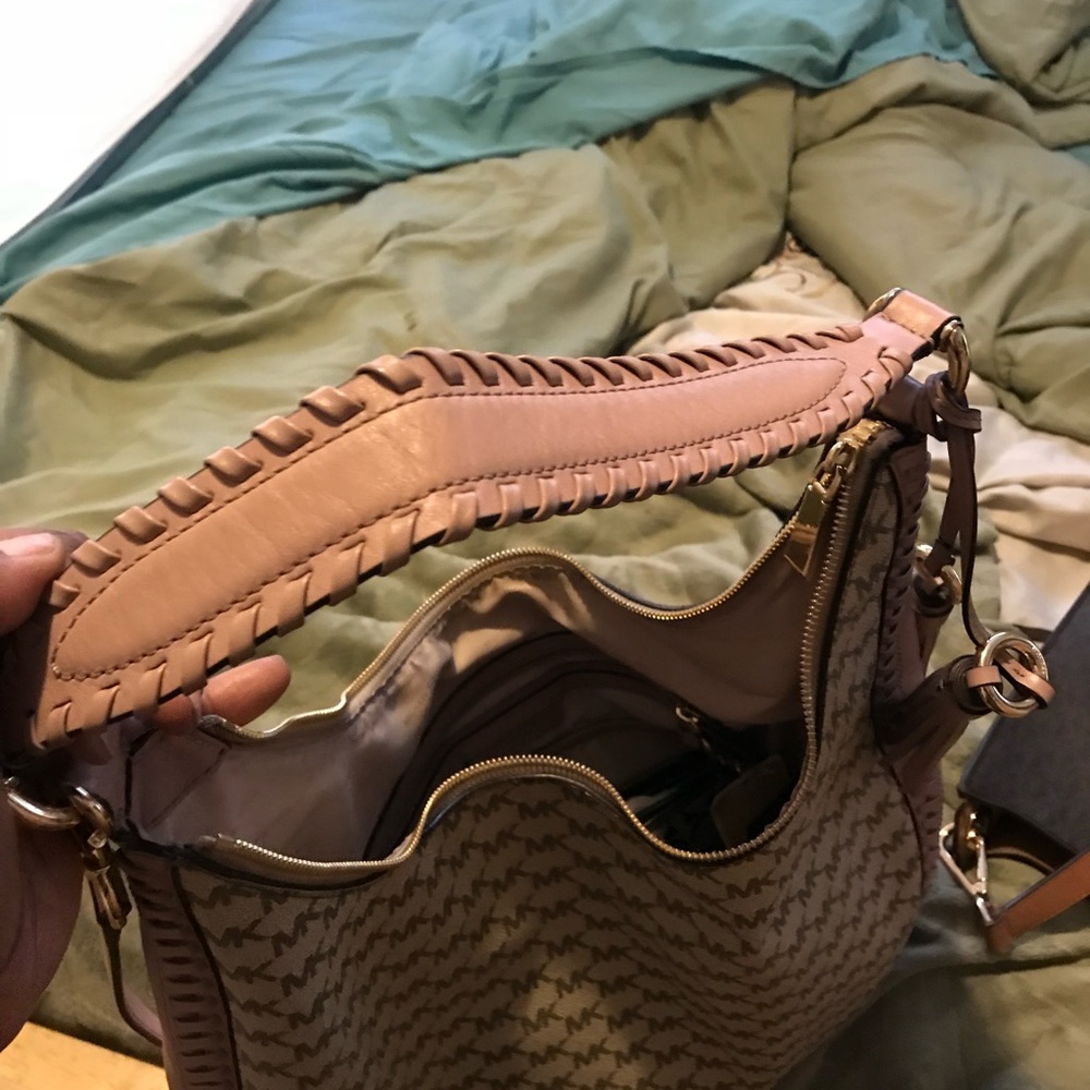 Michael Kors Crossbody Hobo